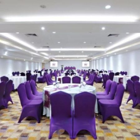 Os Style Hotel Batam Powered By Archipelago Екстер'єр фото